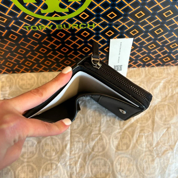 Tory Burch Britten Matte Bifold Wallet Matte Black - Picture 7 of 12